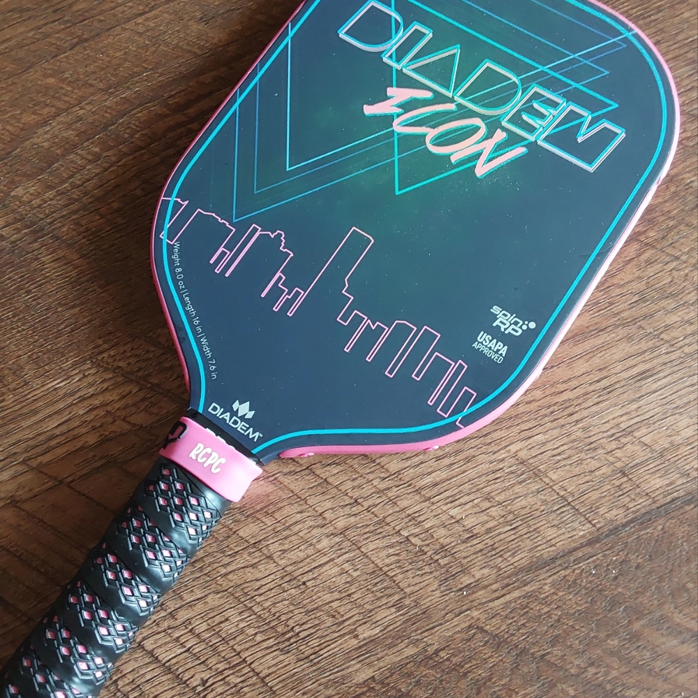 Pickleball paddle
